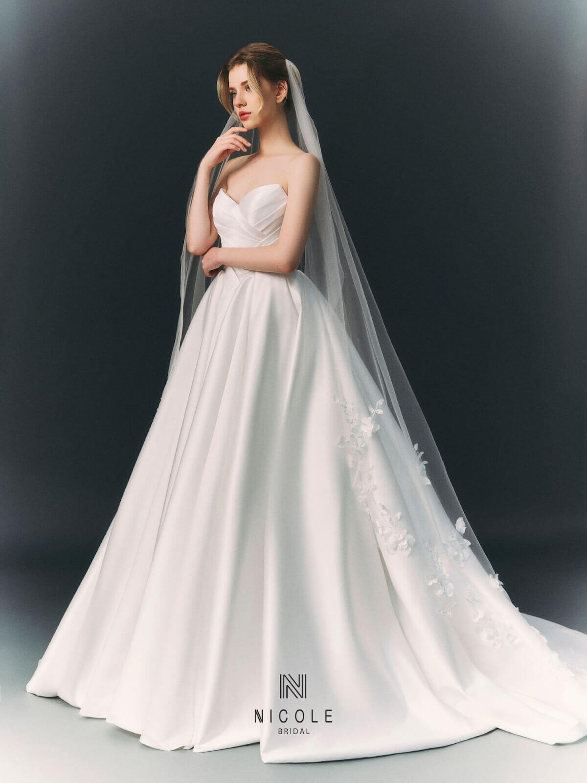 Nicole Bridal - Váy cưới trơn hình 10