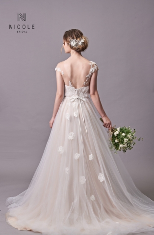 Váy cưới dáng chữ A Lily (18LA406)