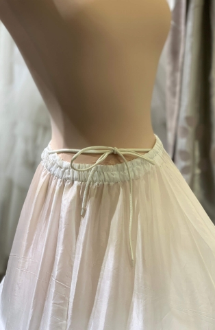 Tùng váy cưới công chúa