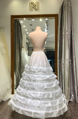 Tùng váy cưới công chúa