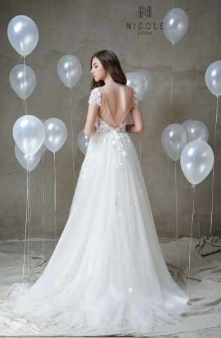 Váy cưới dáng chữ A AKIA (19PA512)