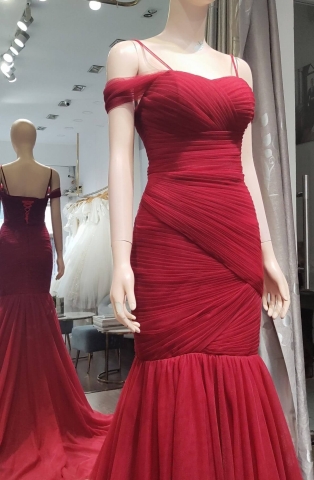 Váy đuôi cá đỏ Burgundy TL22008