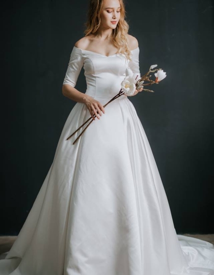10 DELICATE AND ELEGANT WEDDING DRESSES FOR 2018-2019