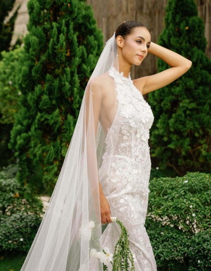 Cách đính ren, ngọc trai và pha lê vào lúp cưới handmade