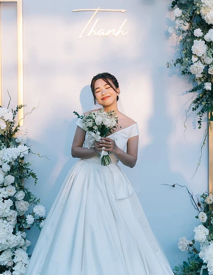 TUYỂN DỤNG NHÂN VIÊN THỜI TRANG CƯỚI - NICOLEBRIDAL