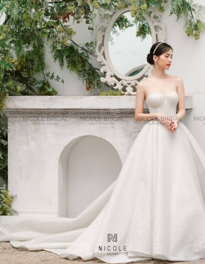 Những tiệm áo cưới đường Hồ Văn Huê được cặp đôi yêu thích