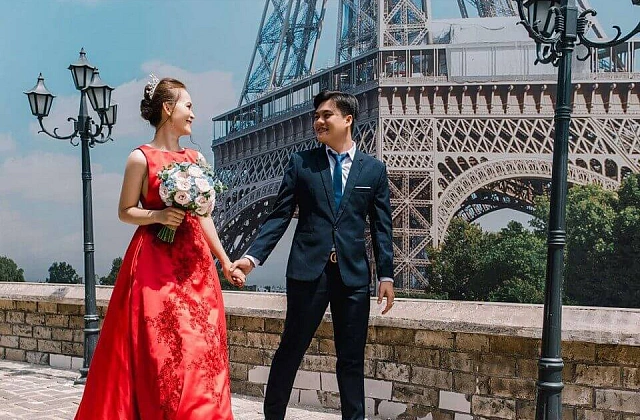 Chụp hình cưới ở phim trường Paris