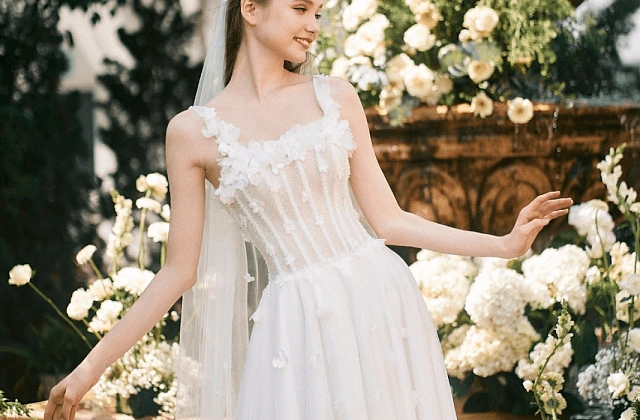 Top 15 ready-to-wear wedding dresses chosen by brides for the 2024