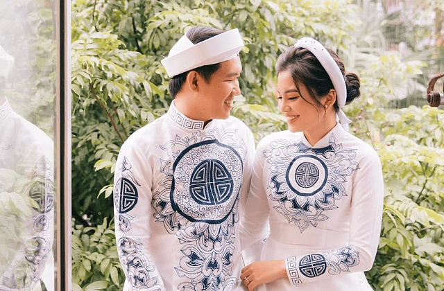 Chụp ảnh cưới áo dài truyền thống: Kinh nghiệm và cách chọn áo dài