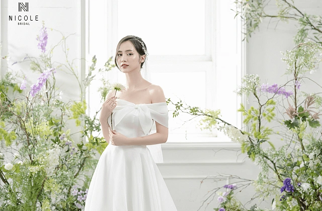 The trend of ordering wedding dresses online during the pandemic