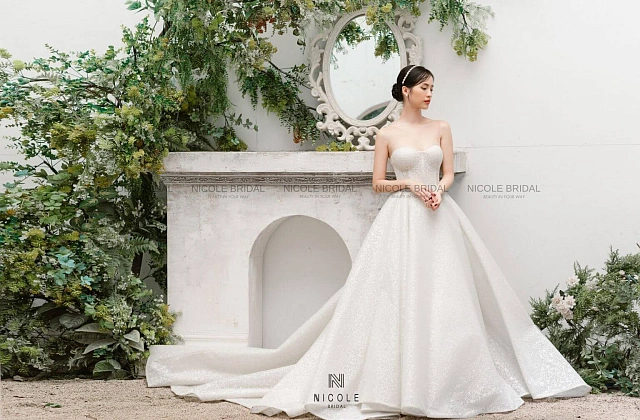 Những tiệm áo cưới đường Hồ Văn Huê được cặp đôi yêu thích