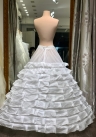 Tùng váy cưới công chúa