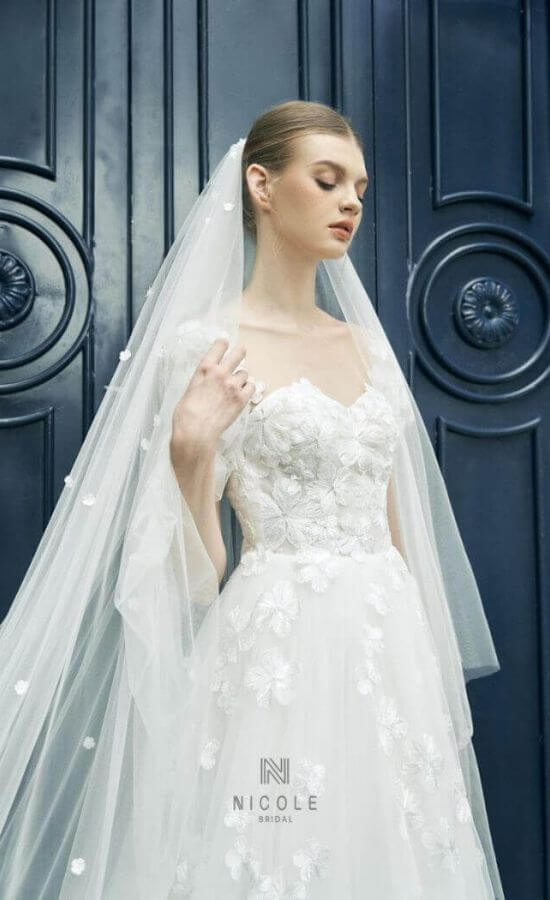 Akira's wedding dress
