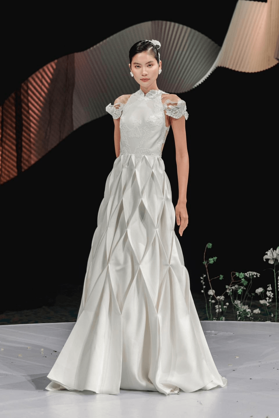 Buy luxury ready-to-wear wedding dresses 12