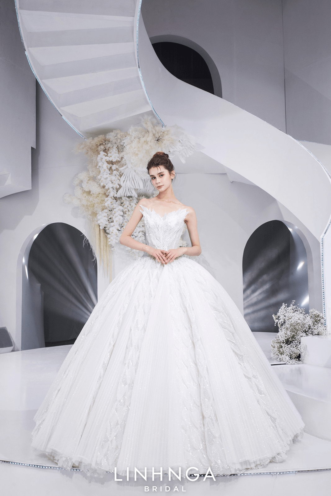 Buy luxury ready-to-wear wedding dresses 6