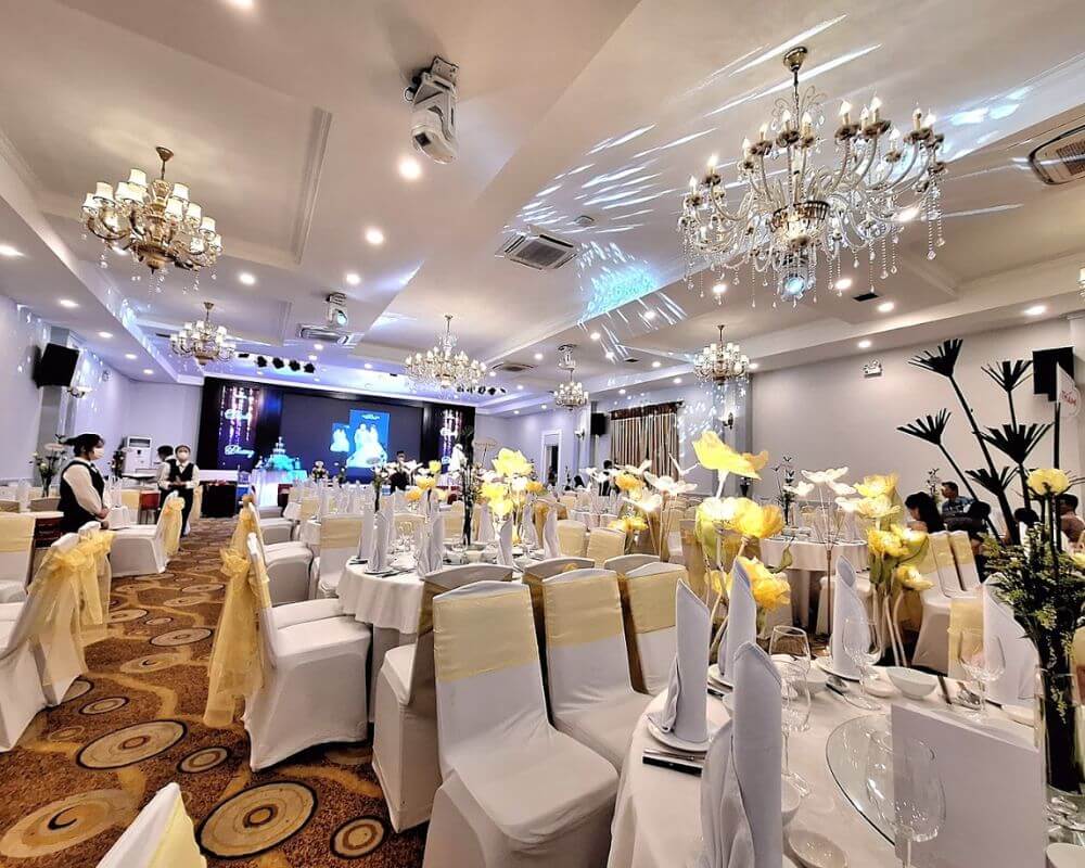 Nhà hàng tiệc cưới Vườn Cau