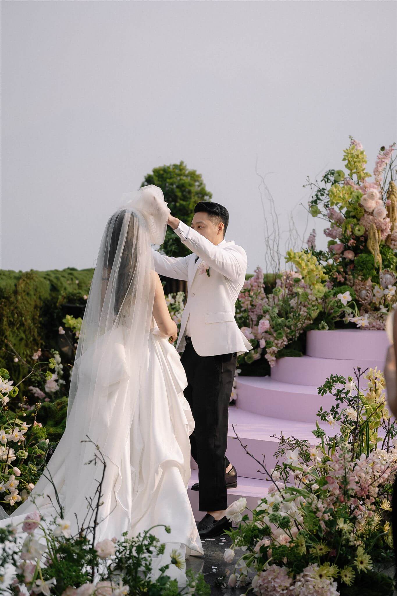 Nicole Bridal - Kiểu tóc phù hợp lúp cưới hình 3