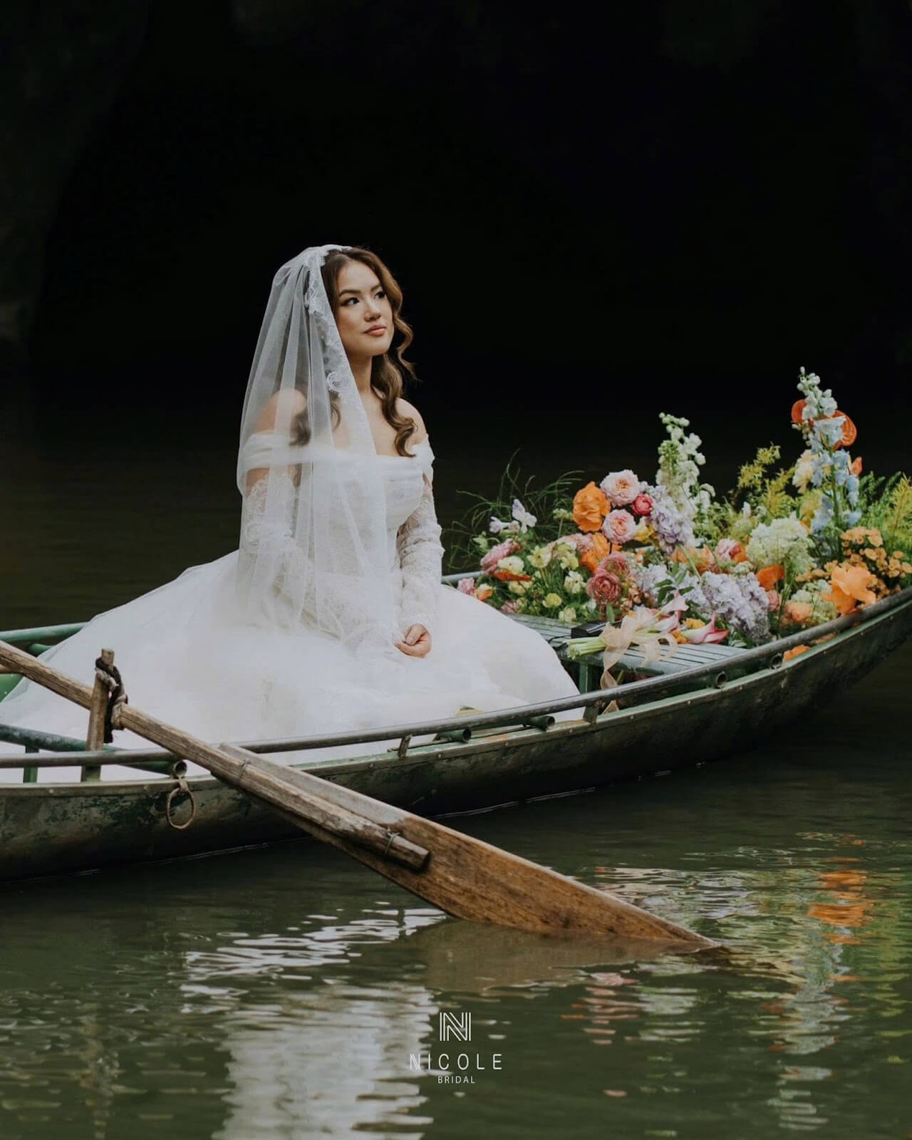 Nicole Bridal - Nên chọn váy cưới trước hay lúp cưới trước hình 4