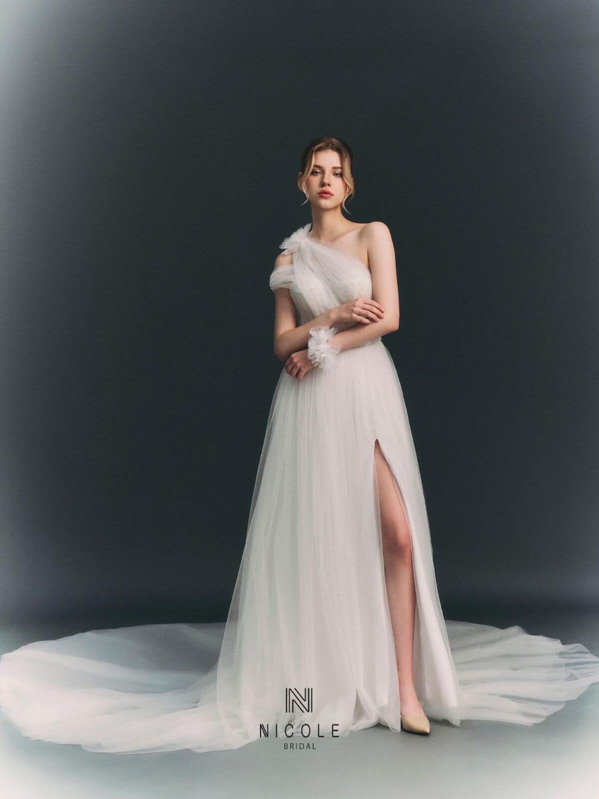 Nicole Bridal - Váy cưới đơn giản hình 5
