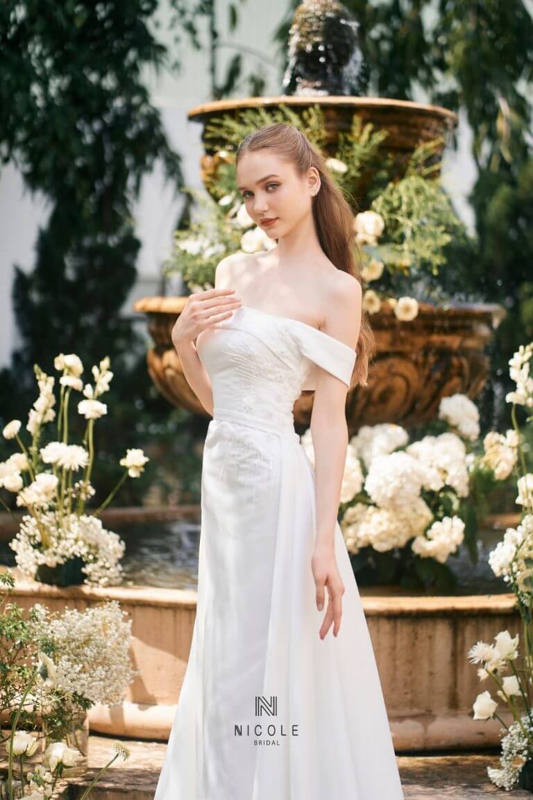 Nicole Bridal - Váy cưới hở vai hình 5