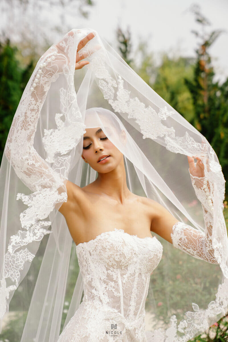 Nicole Bridal - Váy cưới ren phù hợp veil cưới nào hình 4 (1)