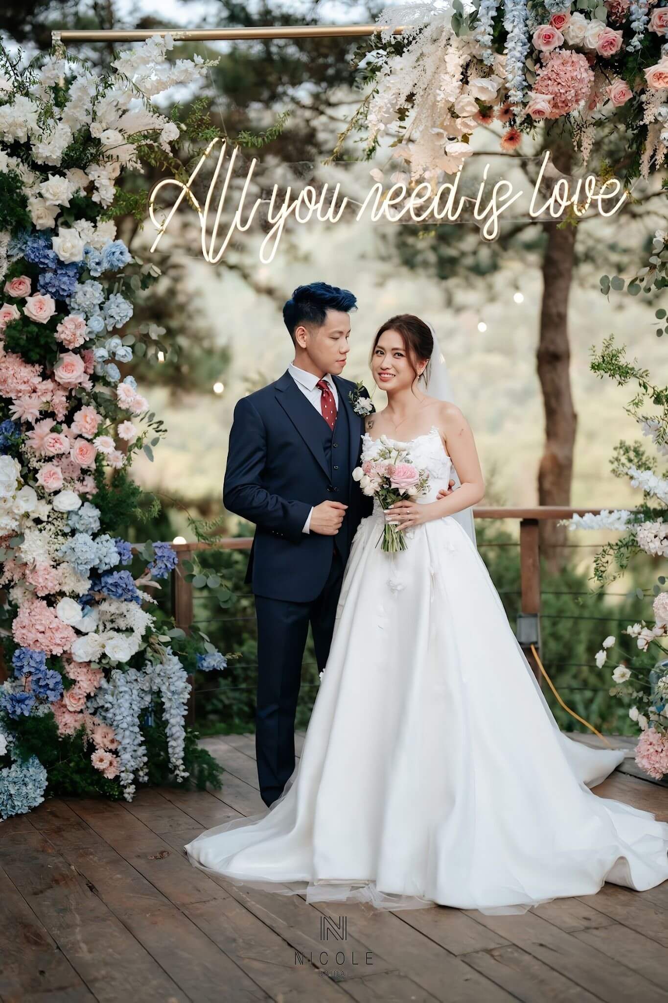 Nicole Bridal - Váy cưới satin hình 16