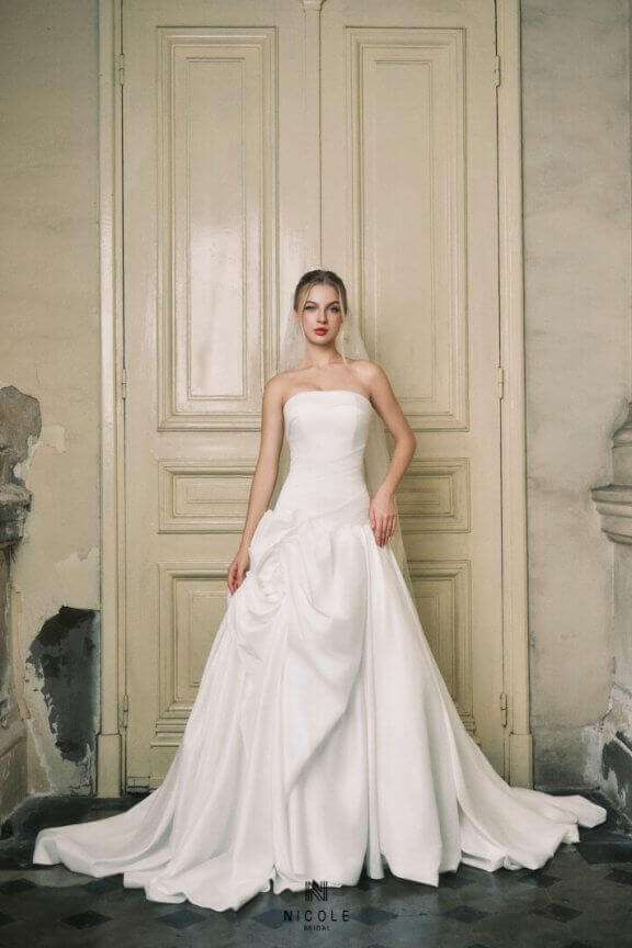 Nicole Bridal - Váy cưới tối giản hình 16
