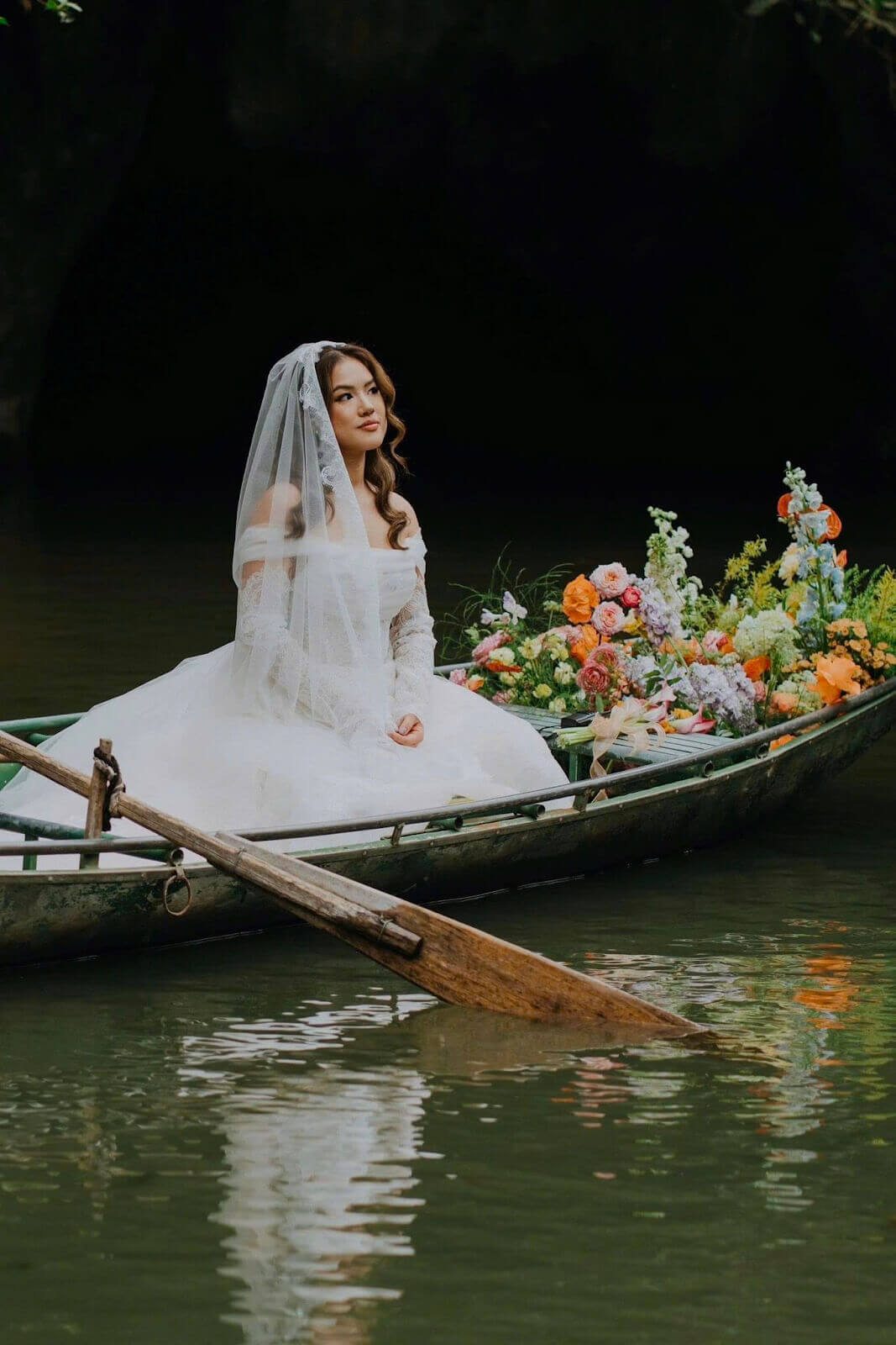 Nicole Bridal - Xu hướng lúp cưới hình 2