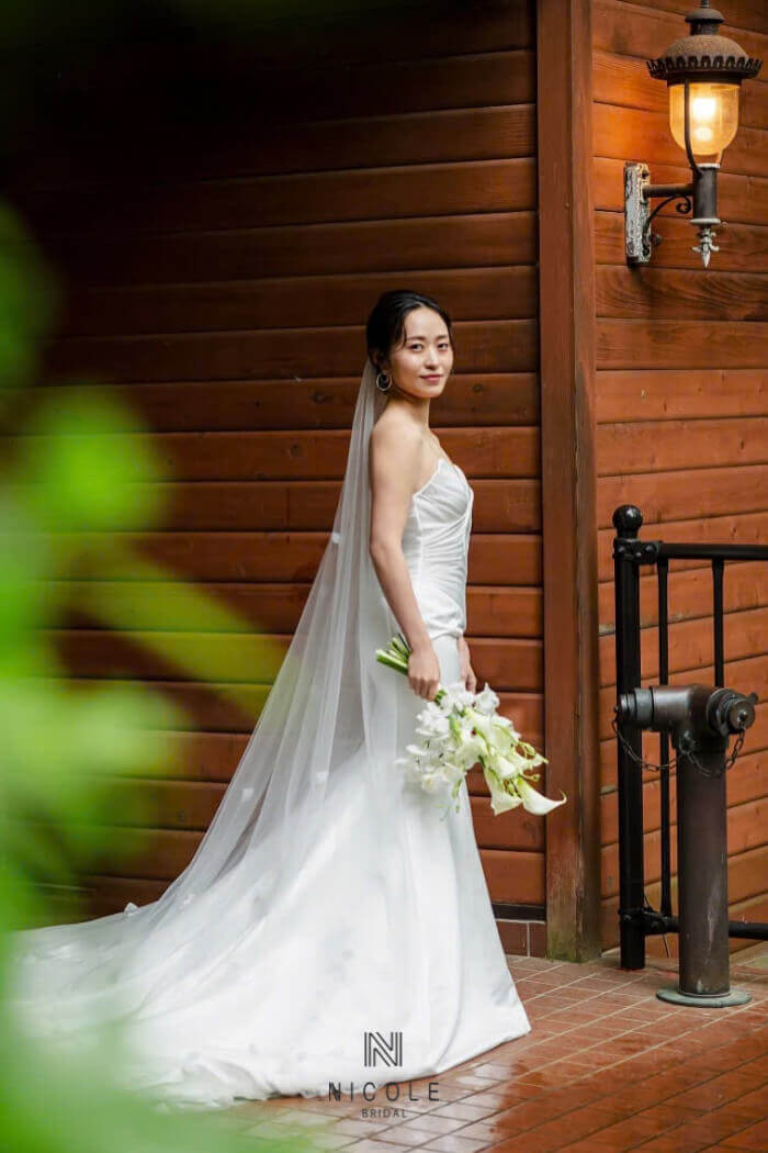 Nicole Bridal - phối lúp cưới với váy cưới hình 4