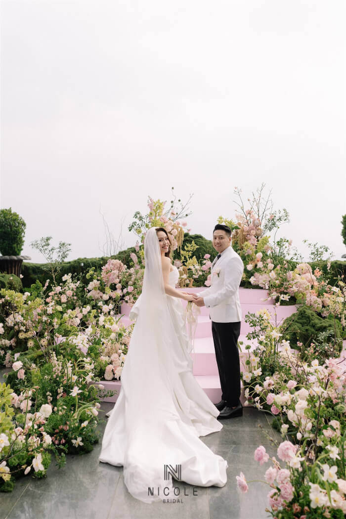 Nicole Bridal - phối lúp cưới với váy cưới hình 2