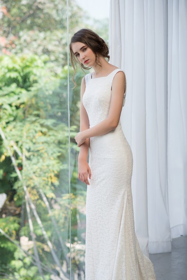 áo cưới đuôi cá cô dâu thấp