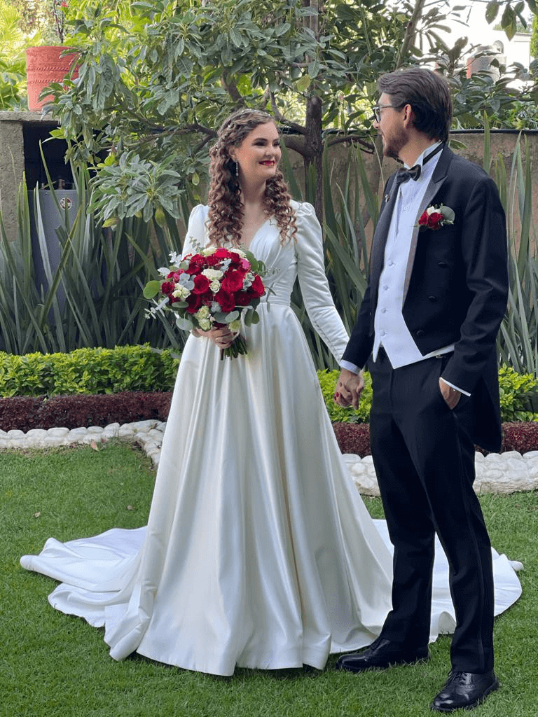 modern wedding dress - Pic 6