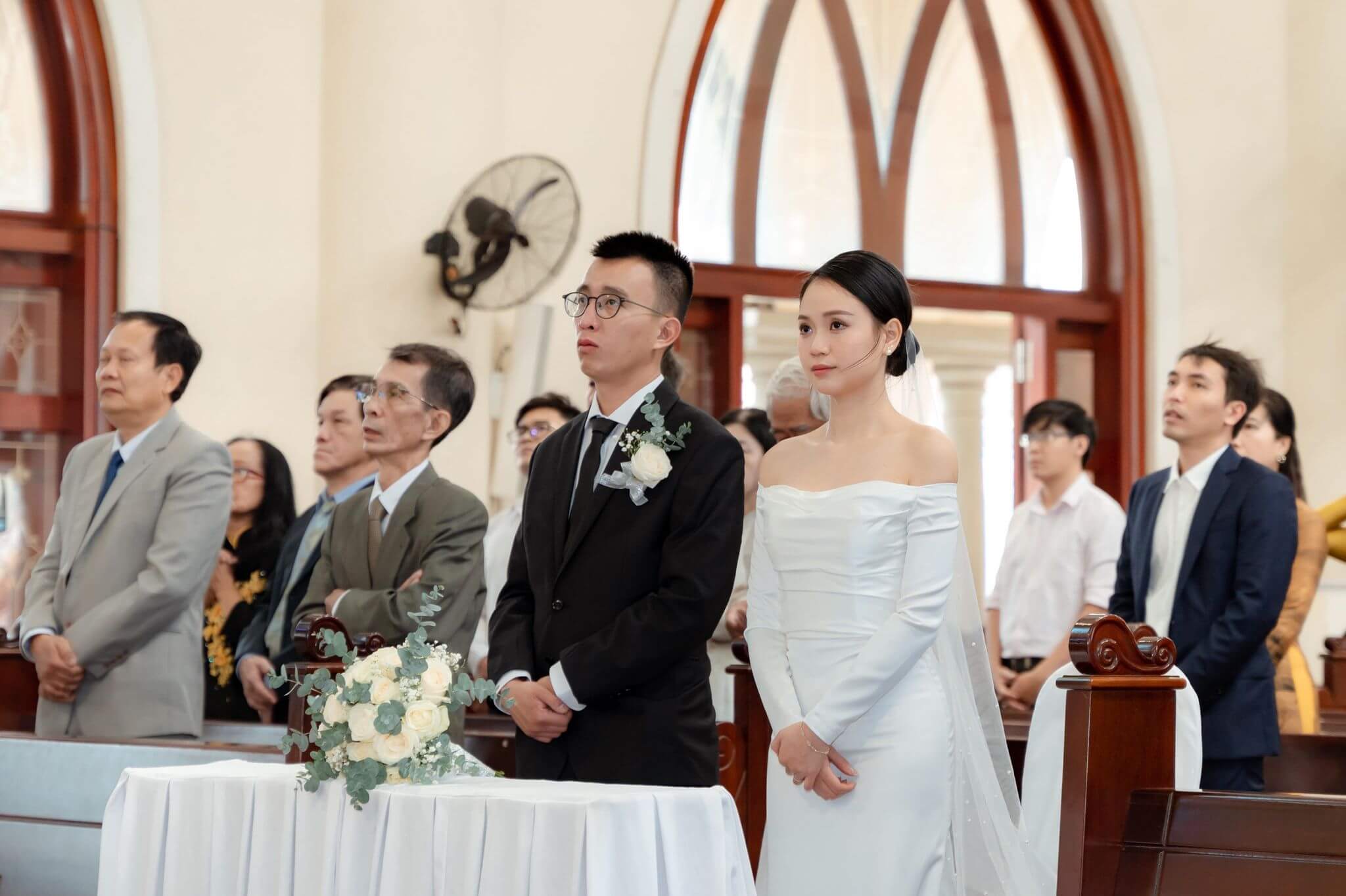 Váy cưới làm lễ nhà thờ - Hình 4