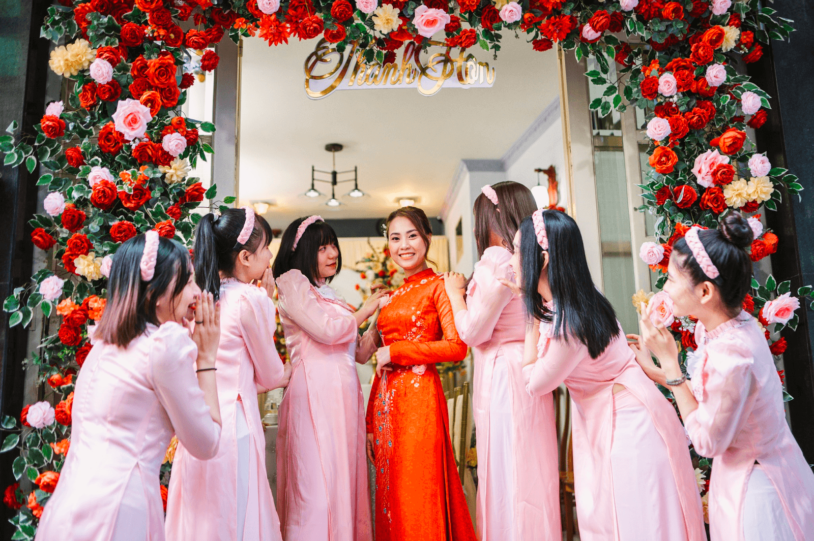 ao-dai-cuoi-cho-co-dau-bau-7
