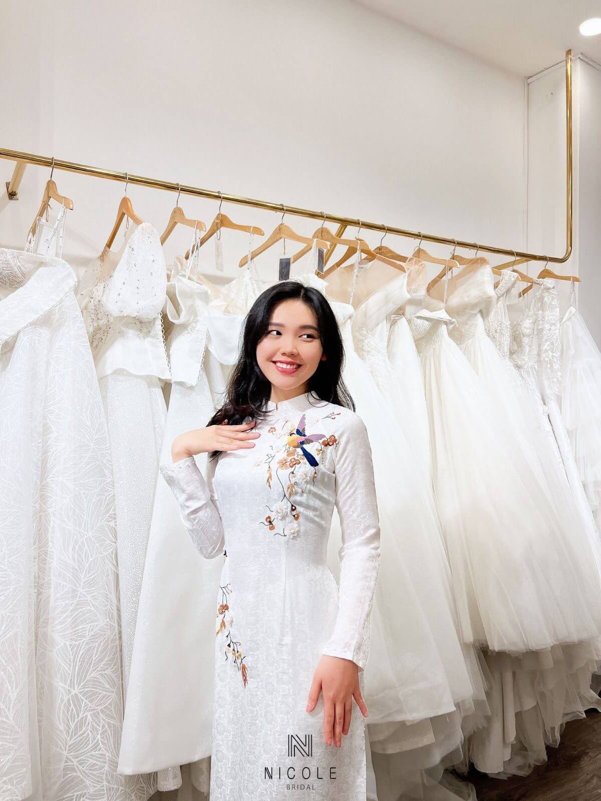 ao-dai-cuoi-mau-trang-1
