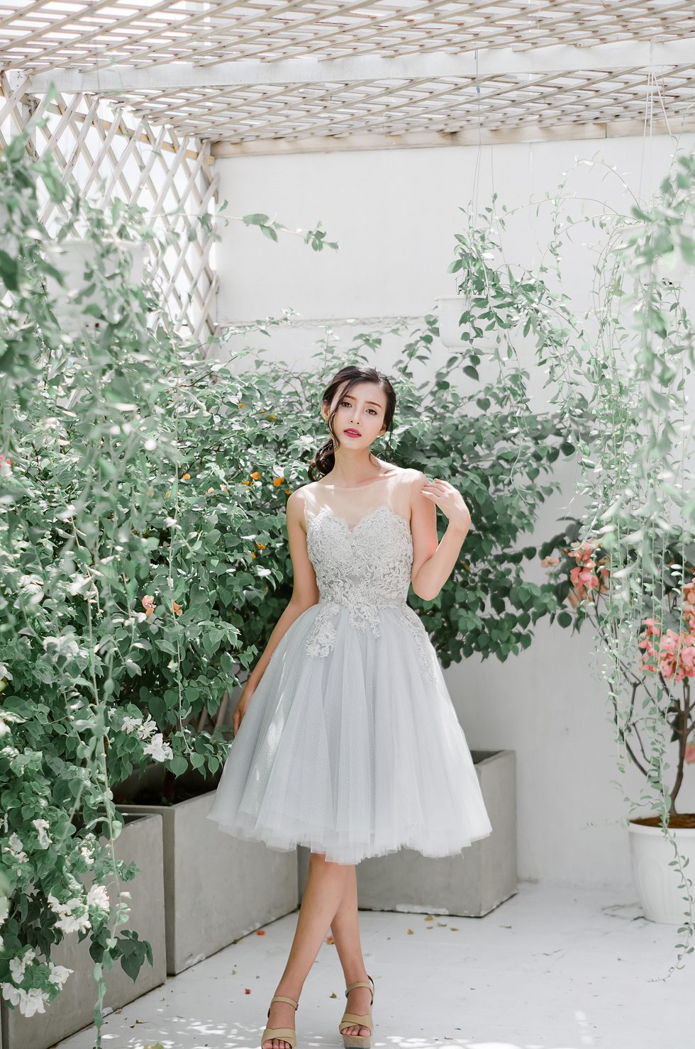 váy cưới ngắn cho cô dâu phụ