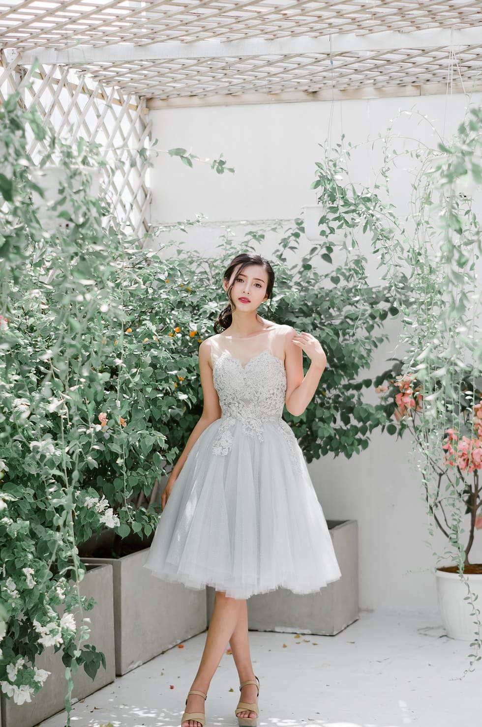 váy cưới ngắn daisy