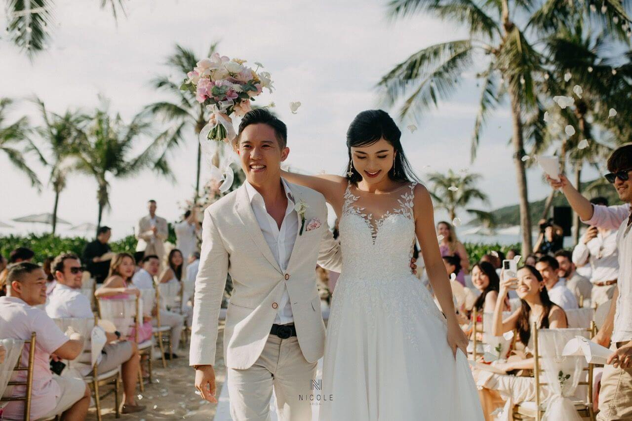 thiết kế váy cưới may đo riêng hình 8