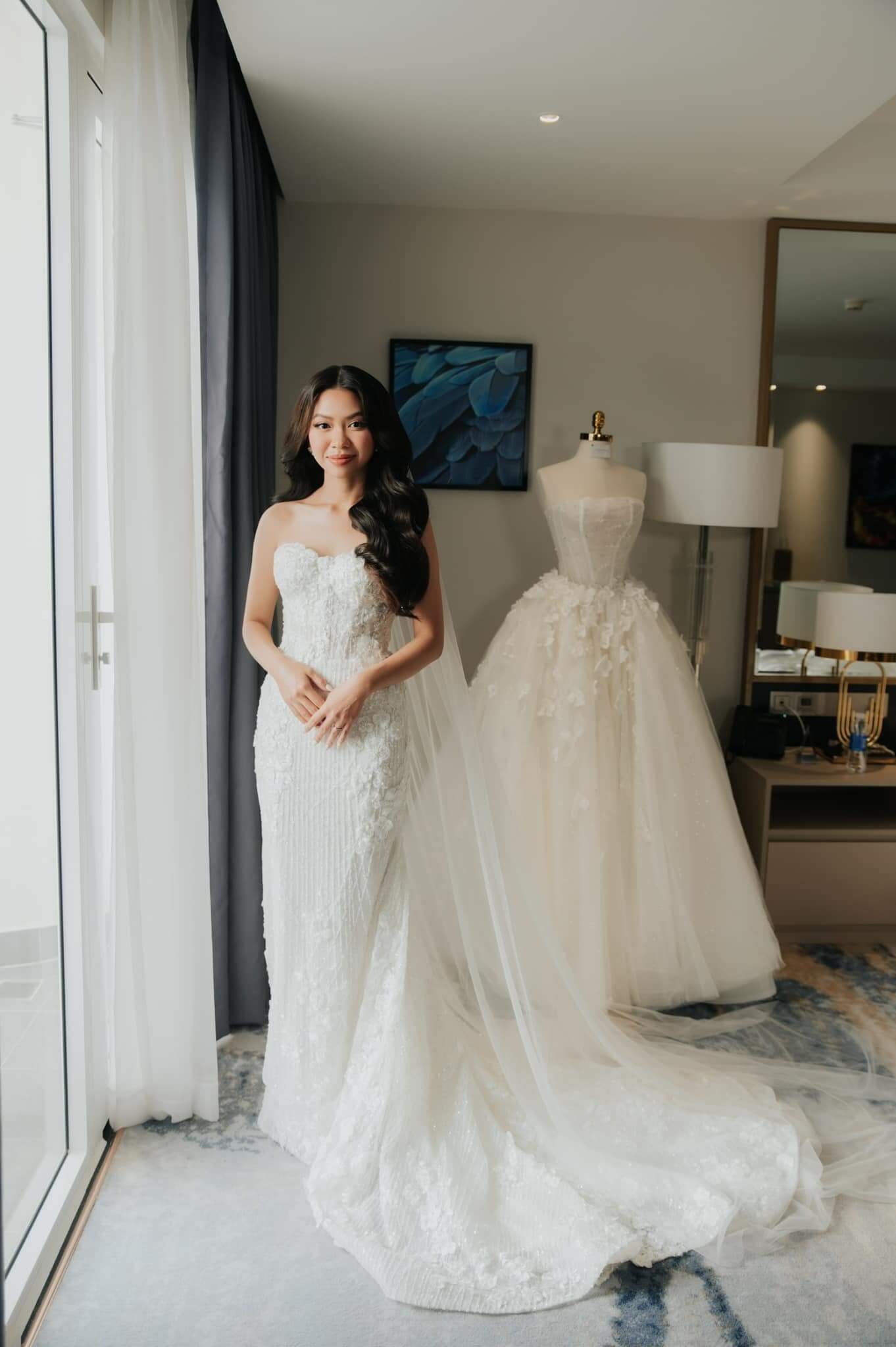 thử váy cưới hình 4