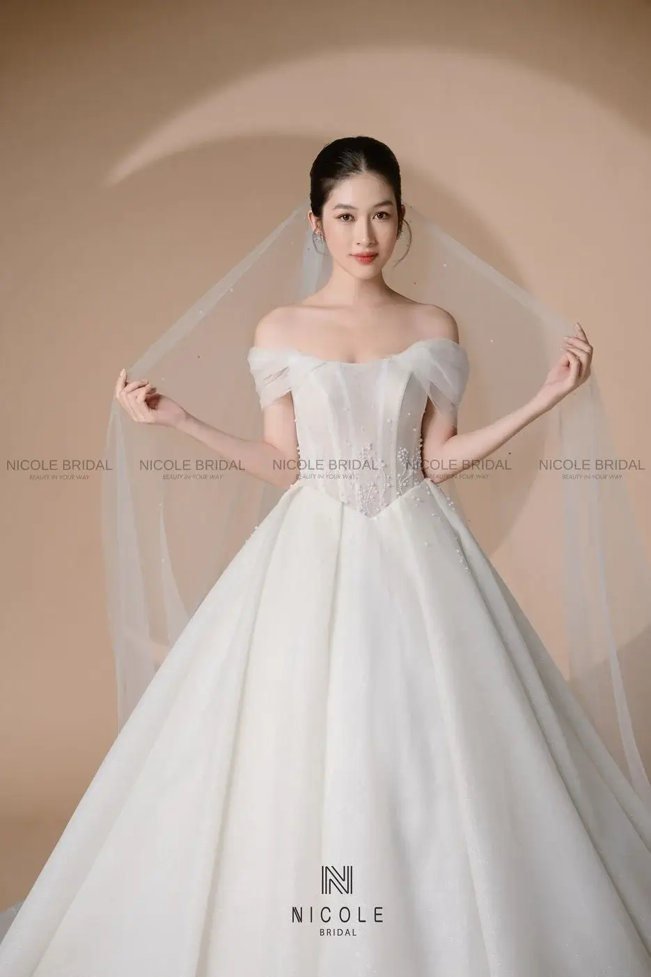 plus-size bridal dress 7
