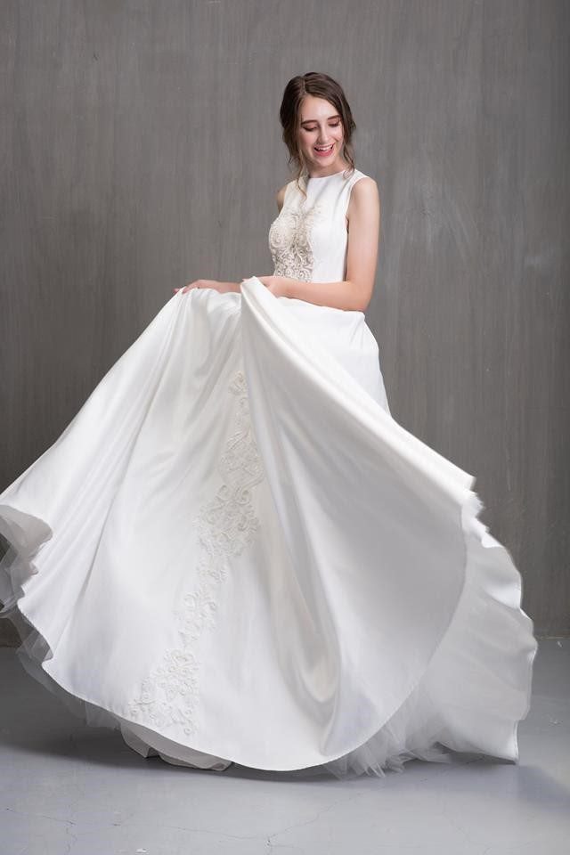 may váy cưới thiết kế