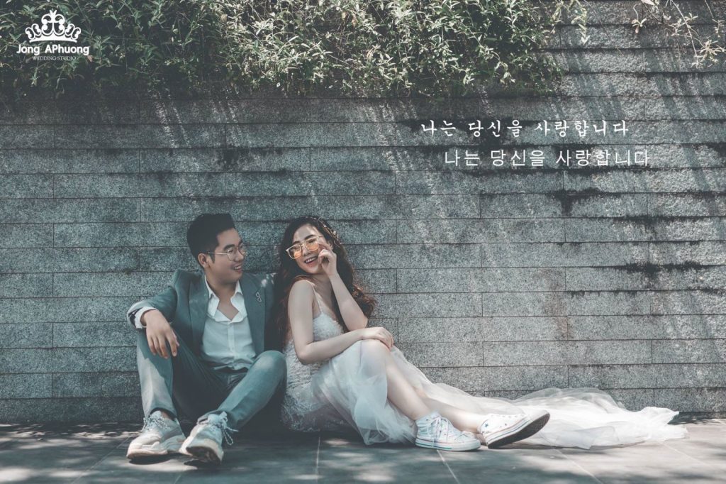 Tạo dáng chụp ảnh cưới