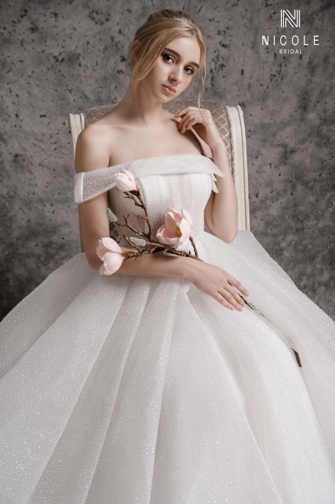 ảnh váy cưới lấp lánh - wedding dress