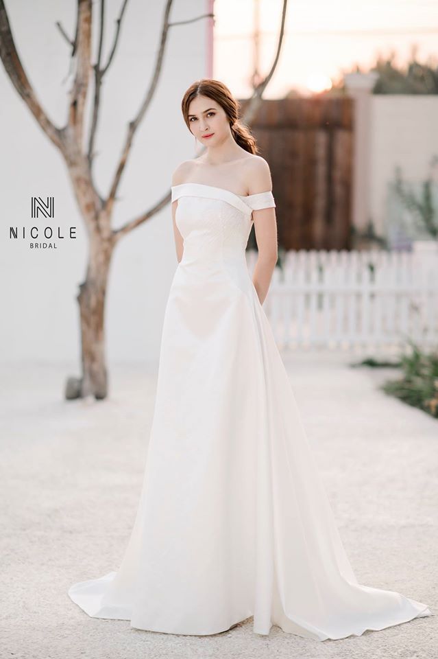 25 mẫu Váy cưới đơn giản sang trọng cho mùa cưới 2023  Nicole Bridal