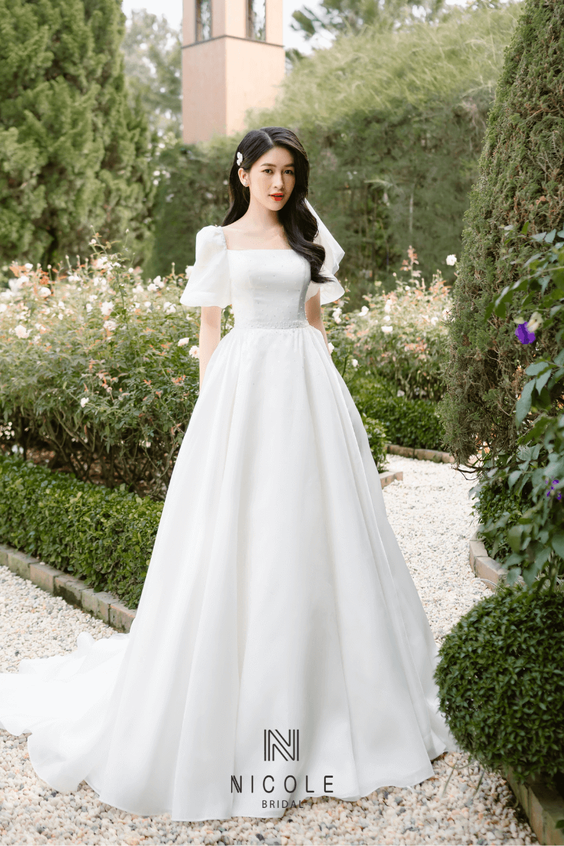 Váy cưới ngắn hàn quốc trông mê tít  Tu Linh Boutique