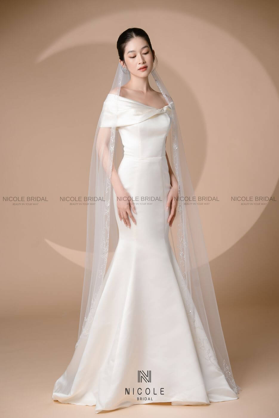 Tổng hợp mẫu váy cưới trơn đơn giản, sang trọng - Ss.Jardin