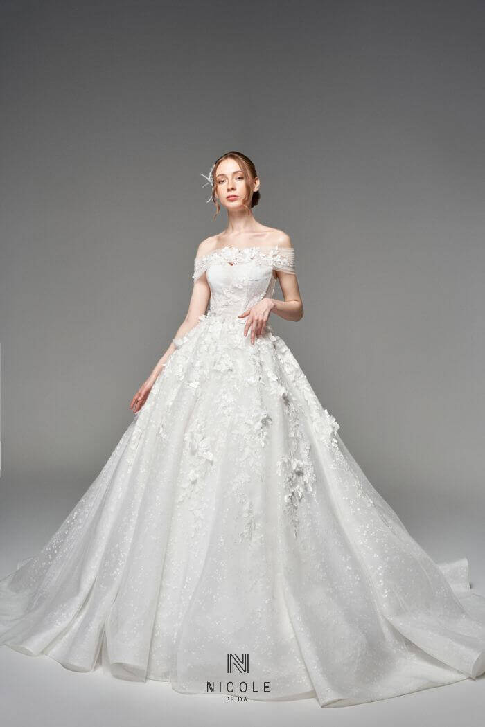 15+ Mẫu Áo Váy Cưới Hàn Quốc Đẹp | Phong Cách Kiểu Đơn Giản, Cổ Điển | Váy  cưới có tay, Cô dâu, Váy cưới