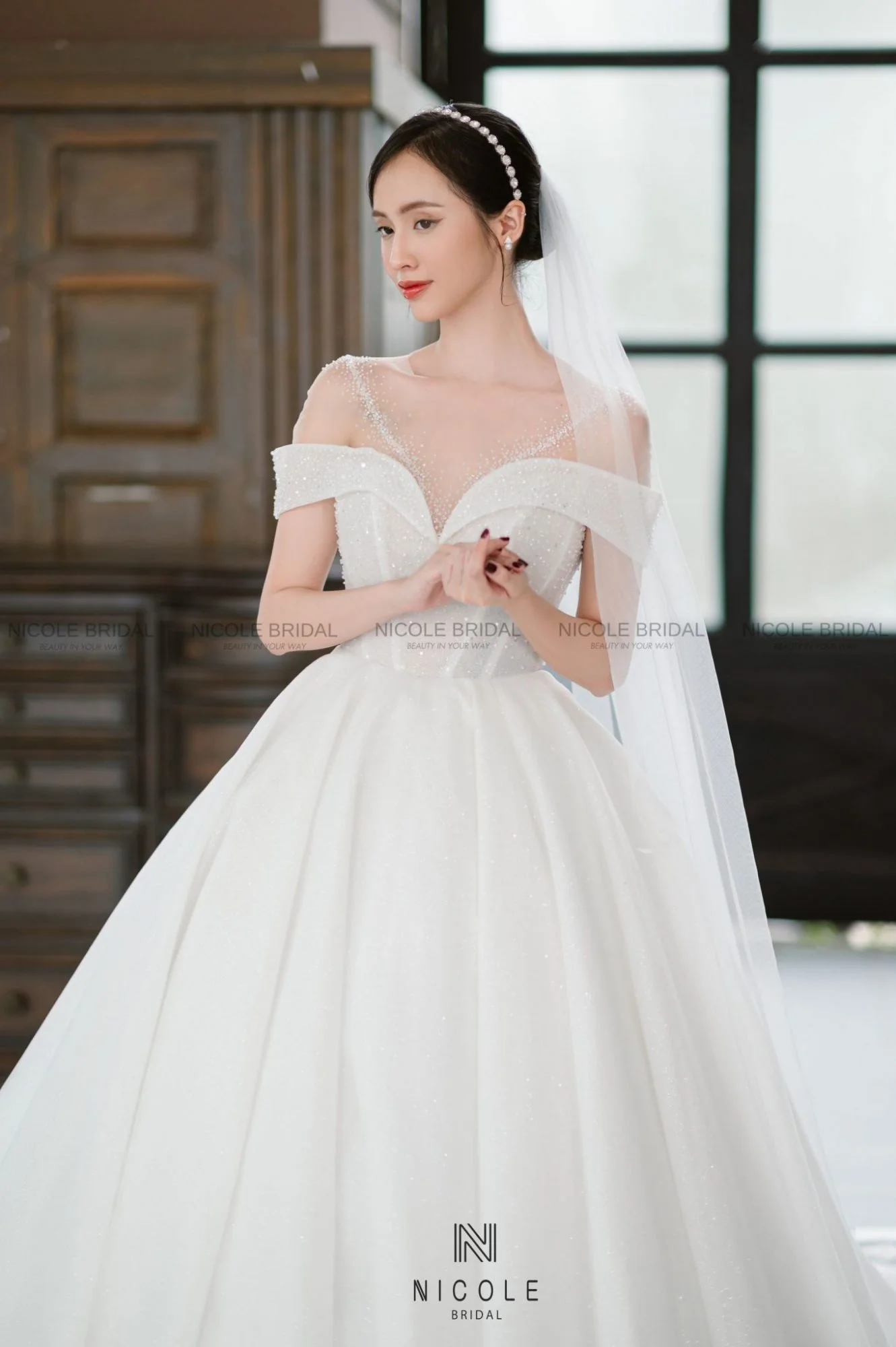 40+ mẫu Váy, Áo cưới đẹp nhất, sang trọng cho mùa cưới 2023 - Nicole Bridal