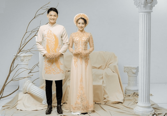 ao-dai-cuoi-mau-vang