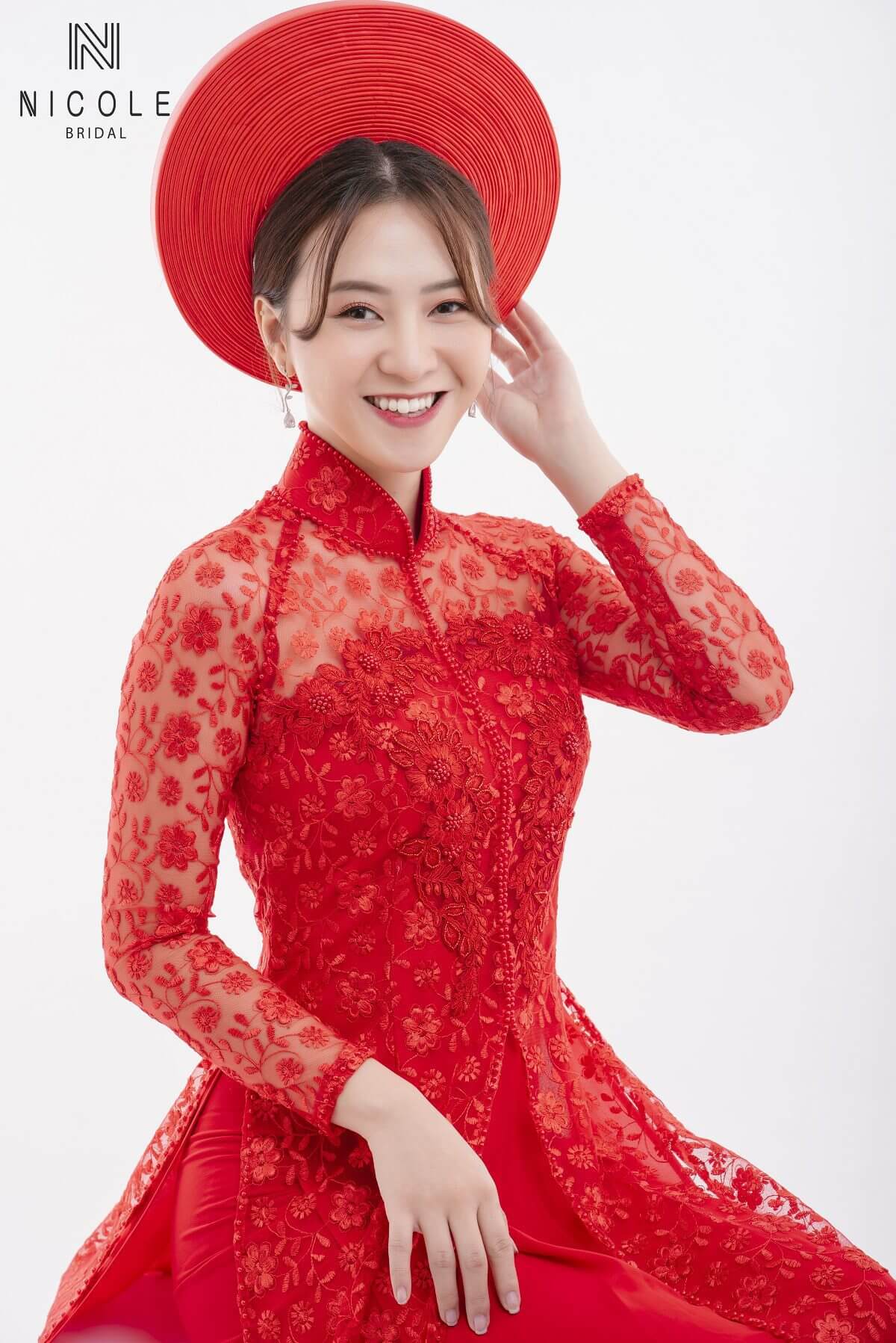 Top mẫu áo dài cưới màu đỏ duyên dáng ưa chuộng nhất hiện nay - Áo Dài Tài  Lộc